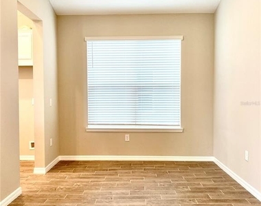 33879 Astoria Cir - Photo Thumbnail 15