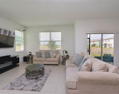 10059 Trumpet Honeysuckle Way - Photo Thumbnail 11