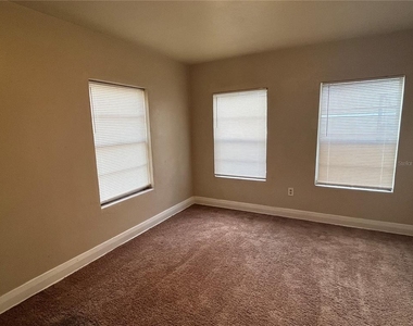 21 W Sessoms Avenue - Photo Thumbnail 5