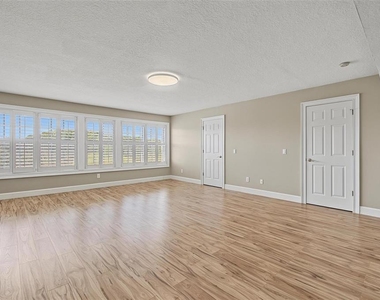 1626 Lago Vista Boulevard - Photo Thumbnail 26