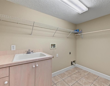 1626 Lago Vista Boulevard - Photo Thumbnail 23