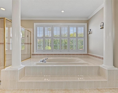 1626 Lago Vista Boulevard - Photo Thumbnail 12