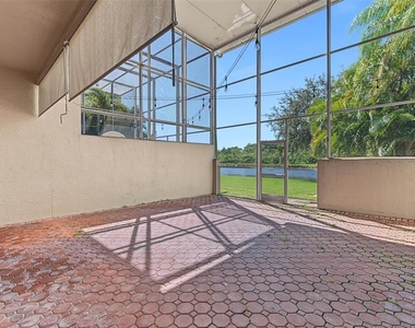 1626 Lago Vista Boulevard - Photo Thumbnail 32