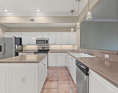 1626 Lago Vista Boulevard - Photo Thumbnail 7