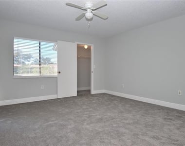 104 Nina Way - Photo Thumbnail 10