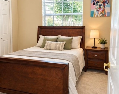 2724 Willowcreek Drive - Photo Thumbnail 8