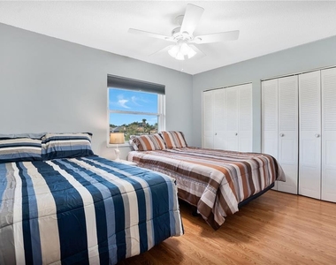 435 Hunter Circle - Photo Thumbnail 23