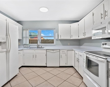 435 Hunter Circle - Photo Thumbnail 9
