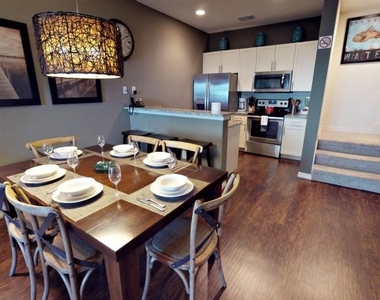 3203 Gold Lane - Photo Thumbnail 3