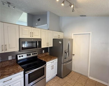 11862 Hullbridge Court - Photo Thumbnail 6