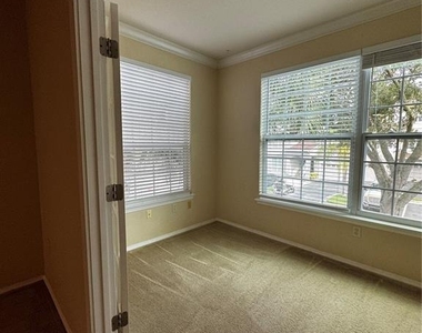 3379 S Kirkman Road - Photo Thumbnail 17