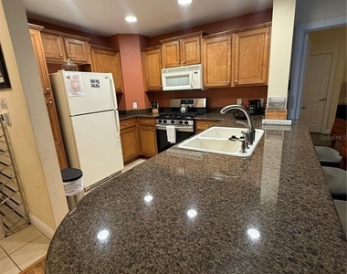 7703 Heritage Crossing Way - Photo Thumbnail 4