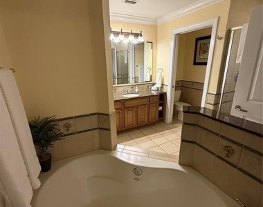 7703 Heritage Crossing Way - Photo Thumbnail 12