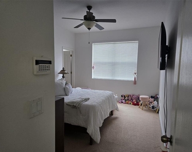 366 Chelsea Drive - Photo Thumbnail 10