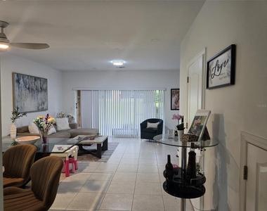 366 Chelsea Drive - Photo Thumbnail 4