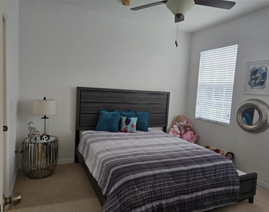 366 Chelsea Drive - Photo Thumbnail 6