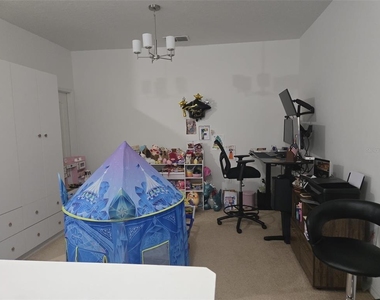 366 Chelsea Drive - Photo Thumbnail 9