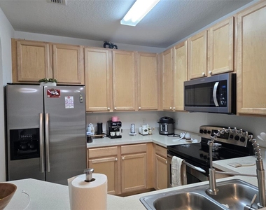 366 Chelsea Drive - Photo Thumbnail 1