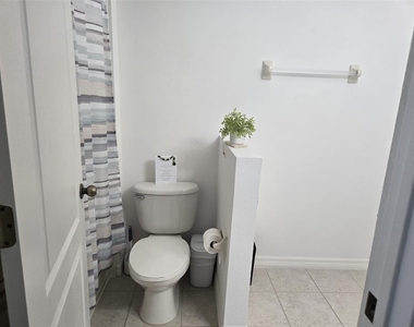 366 Chelsea Drive - Photo Thumbnail 11