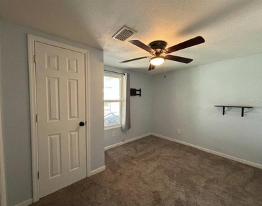 2505 Golfview Street - Photo Thumbnail 8