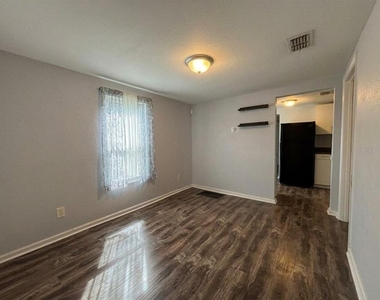 2505 Golfview Street - Photo Thumbnail 6