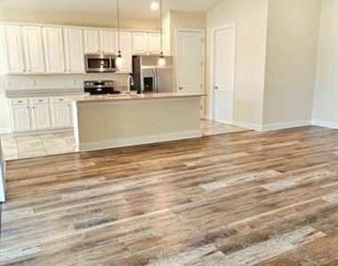 465 Bellissimo Place - Photo Thumbnail 27