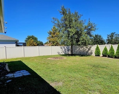 465 Bellissimo Place - Photo Thumbnail 9