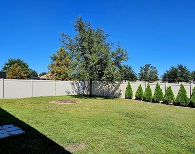 465 Bellissimo Place - Photo Thumbnail 14
