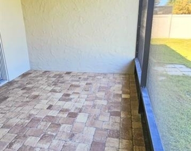 465 Bellissimo Place - Photo Thumbnail 18