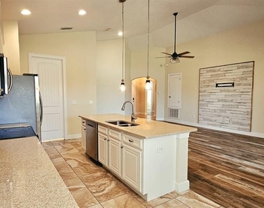 465 Bellissimo Place - Photo Thumbnail 31
