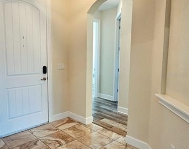465 Bellissimo Place - Photo Thumbnail 21
