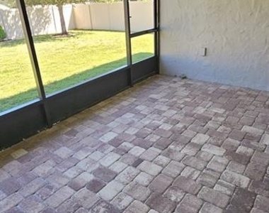 465 Bellissimo Place - Photo Thumbnail 16