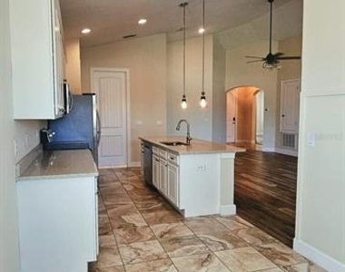 465 Bellissimo Place - Photo Thumbnail 33
