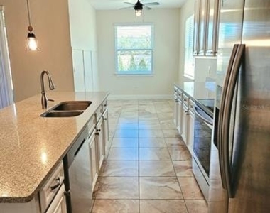 465 Bellissimo Place - Photo Thumbnail 37