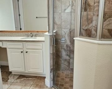 465 Bellissimo Place - Photo Thumbnail 46