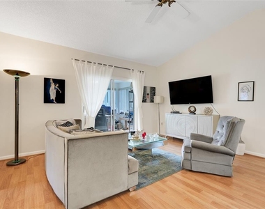 918 Dundee Circle - Photo Thumbnail 16