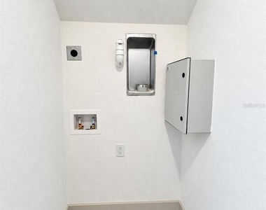 724 Ellwood Avenue - Photo Thumbnail 15