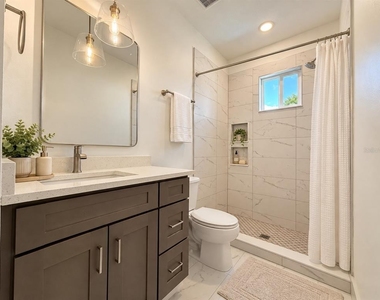 724 Ellwood Avenue - Photo Thumbnail 12
