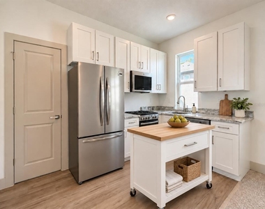 724 Ellwood Avenue - Photo Thumbnail 5