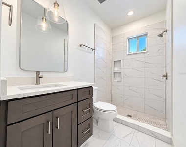 724 Ellwood Avenue - Photo Thumbnail 13