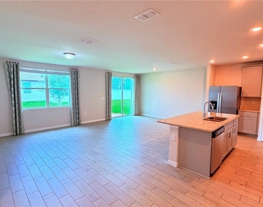 702 Alta Vista Court - Photo Thumbnail 4