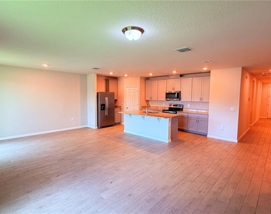 702 Alta Vista Court - Photo Thumbnail 2