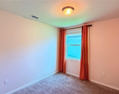 702 Alta Vista Court - Photo Thumbnail 12