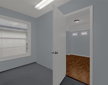 9928 Dean Cove Lane - Photo Thumbnail 15