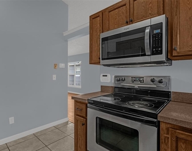 9928 Dean Cove Lane - Photo Thumbnail 10