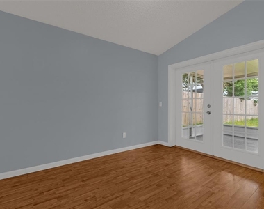 9928 Dean Cove Lane - Photo Thumbnail 7
