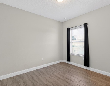 717 Robin Court - Photo Thumbnail 10
