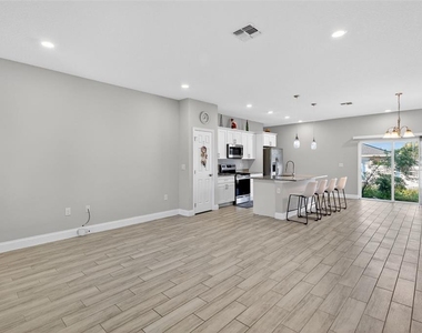 717 Robin Court - Photo Thumbnail 26