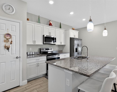 717 Robin Court - Photo Thumbnail 22