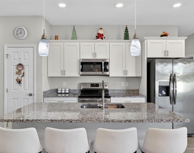 717 Robin Court - Photo Thumbnail 39